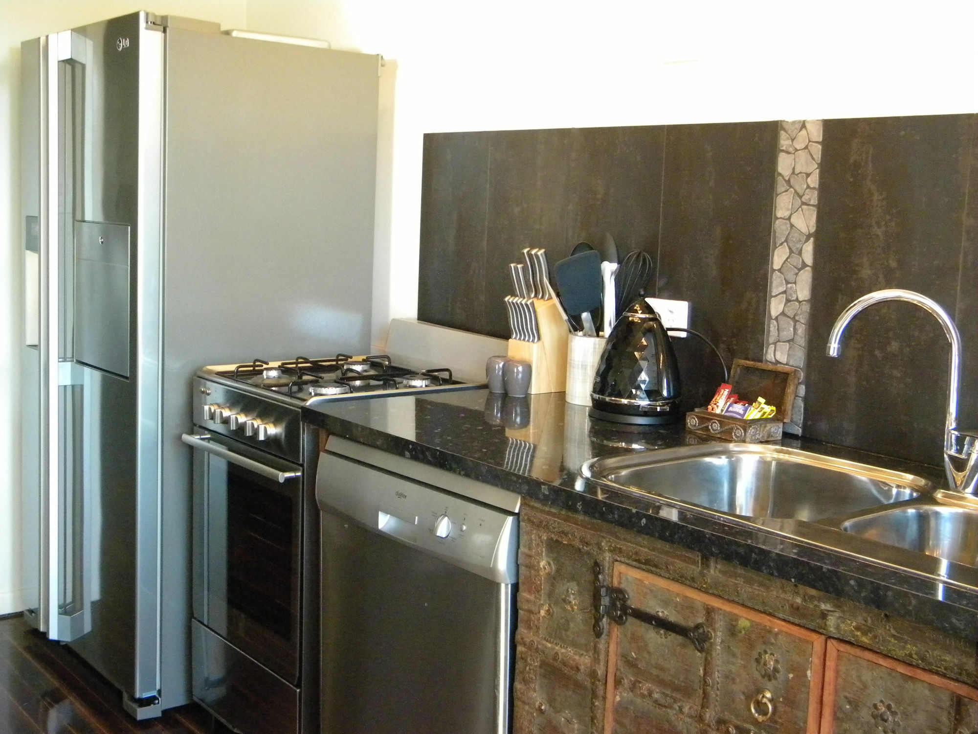 Five 3 Five Aparthotel Urangan ภายนอก รูปภาพ